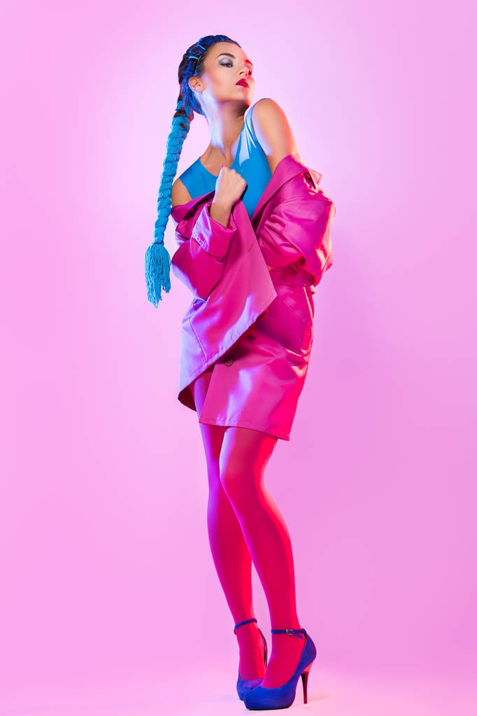 Mujer con estilo en ropa colorida
 - Foto, imagen