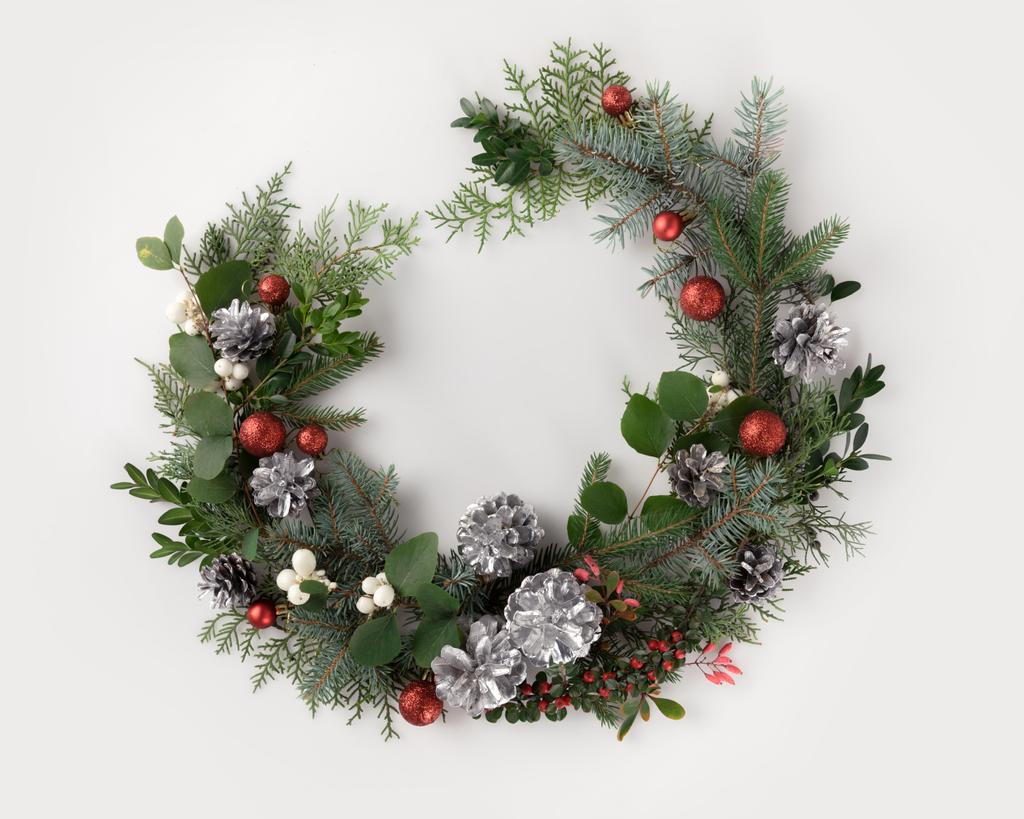 christmas wreath with balls, cones and mistletoe - Photo, Image