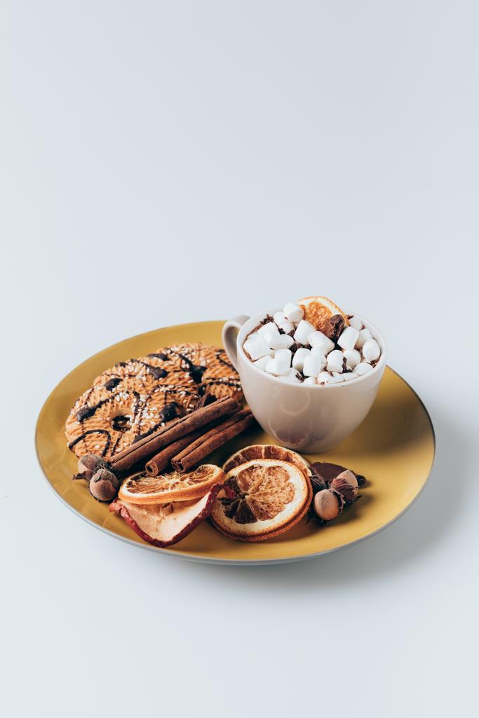 pliki cookie i cacao z pianką - Zdjęcie, obraz