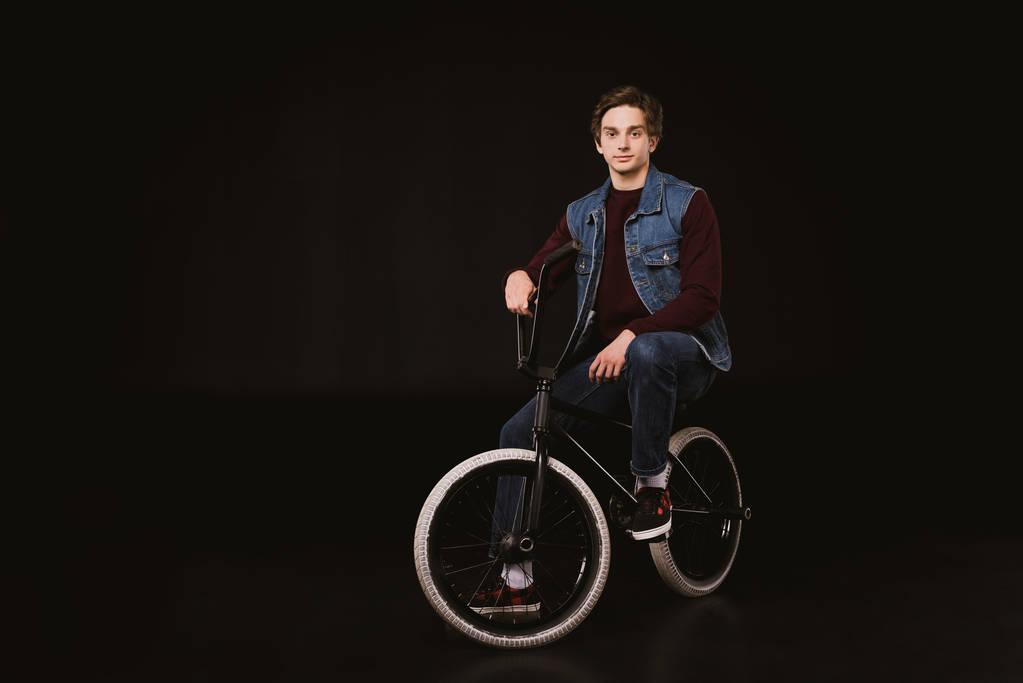 młody rowerzysta z rowerów bmx - Zdjęcie, obraz