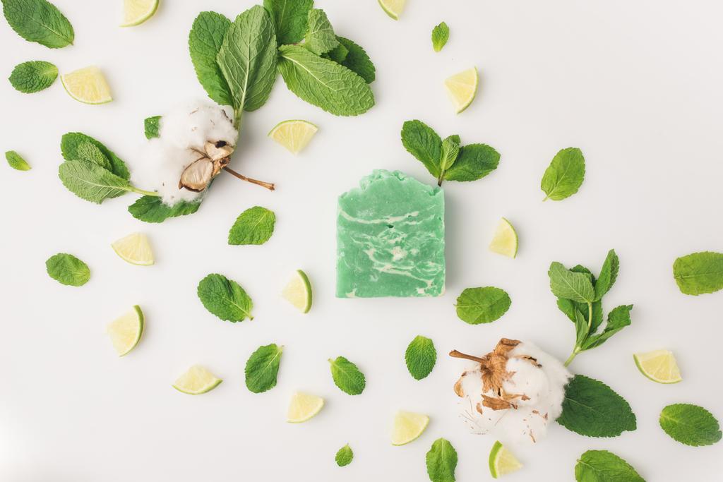 handgemaakte groene zeep - Foto, afbeelding