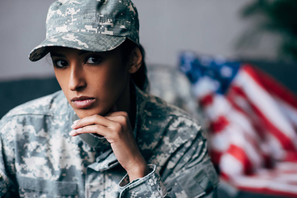soldado afroamericano femenino
 - Foto, imagen