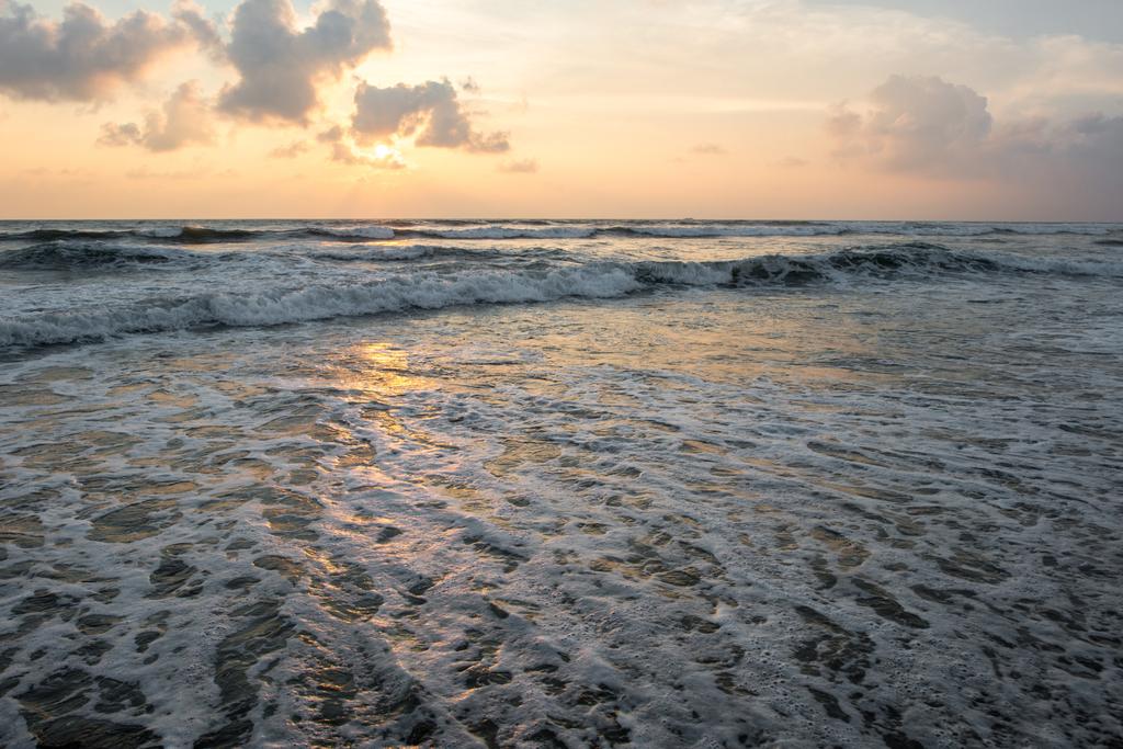 Auringonlasku merellä - Valokuva, kuva