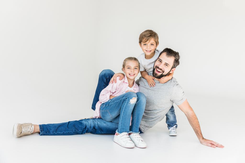 Šťastný otec s dětmi - Fotografie, Obrázek