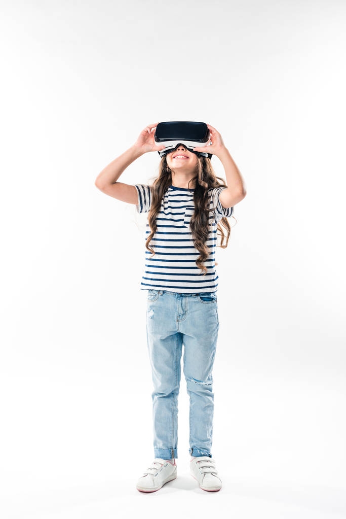 bambino guardando qualcosa in VR auricolare
 - Foto, immagini
