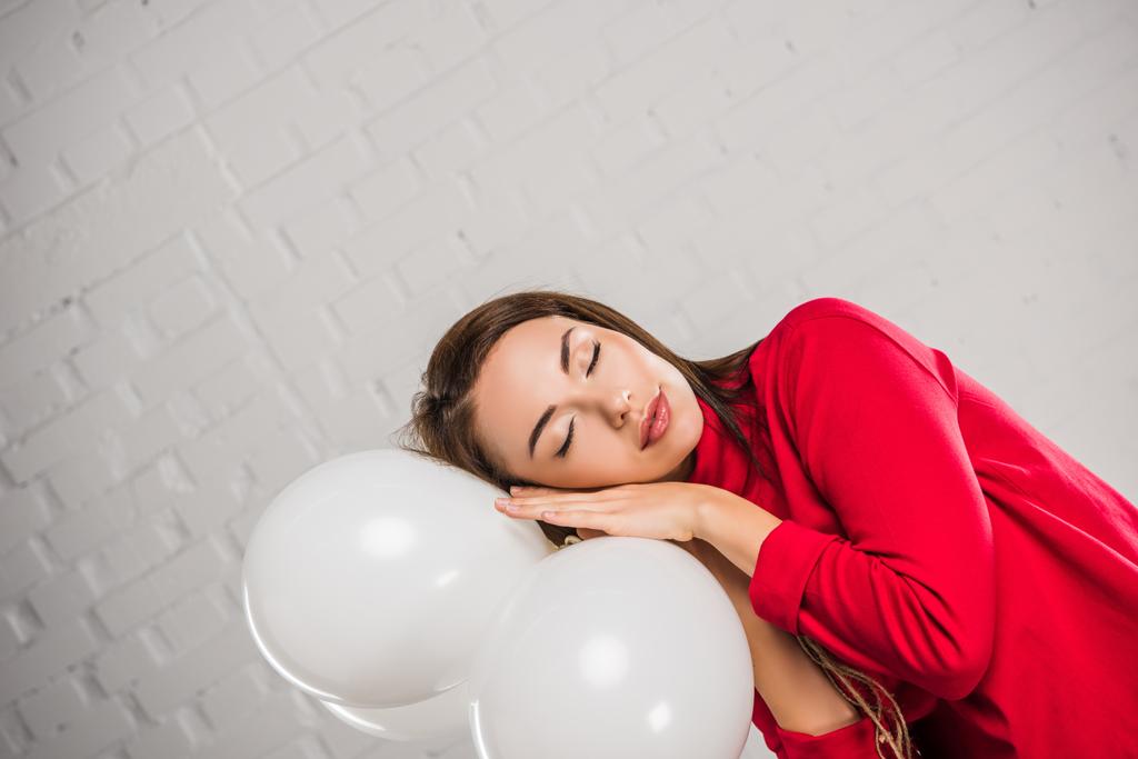 Kobieta, spanie na balony  - Zdjęcie, obraz
