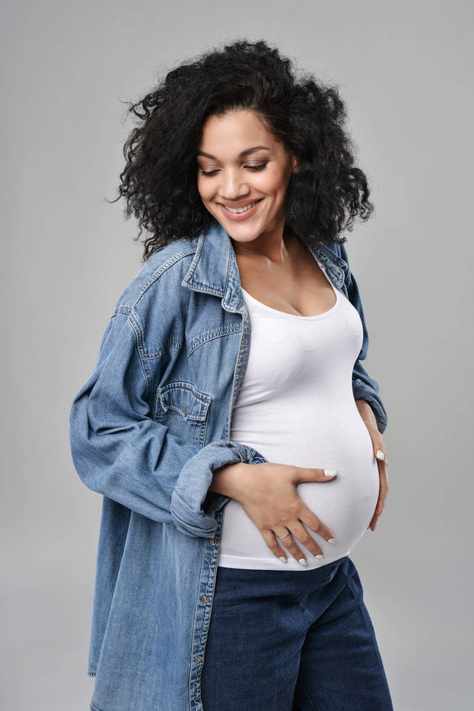вагітна жінка портрет
 - Фото, зображення