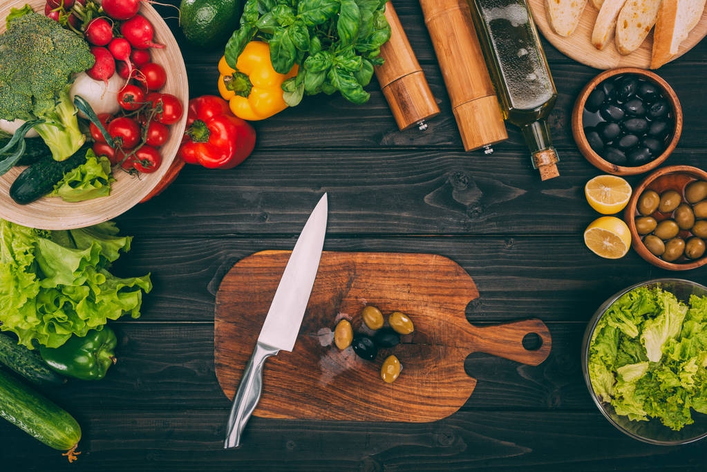 Tabla de cortar con verduras
 - Foto, Imagen