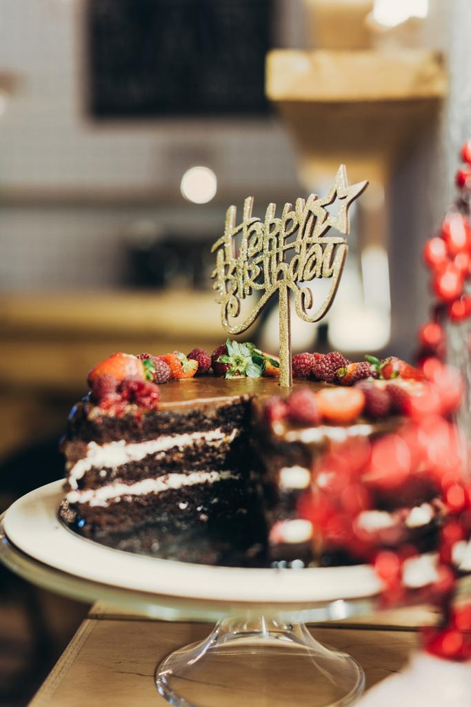 Joyeux gâteau d'anniversaire - Photo, image