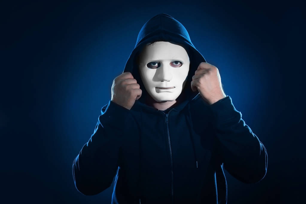 Männlicher Hacker in Maske  - Foto, Bild
