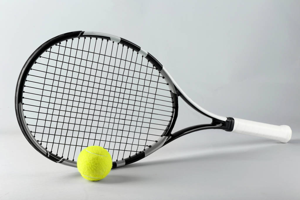 tenisová raketa a míček  - Fotografie, Obrázek