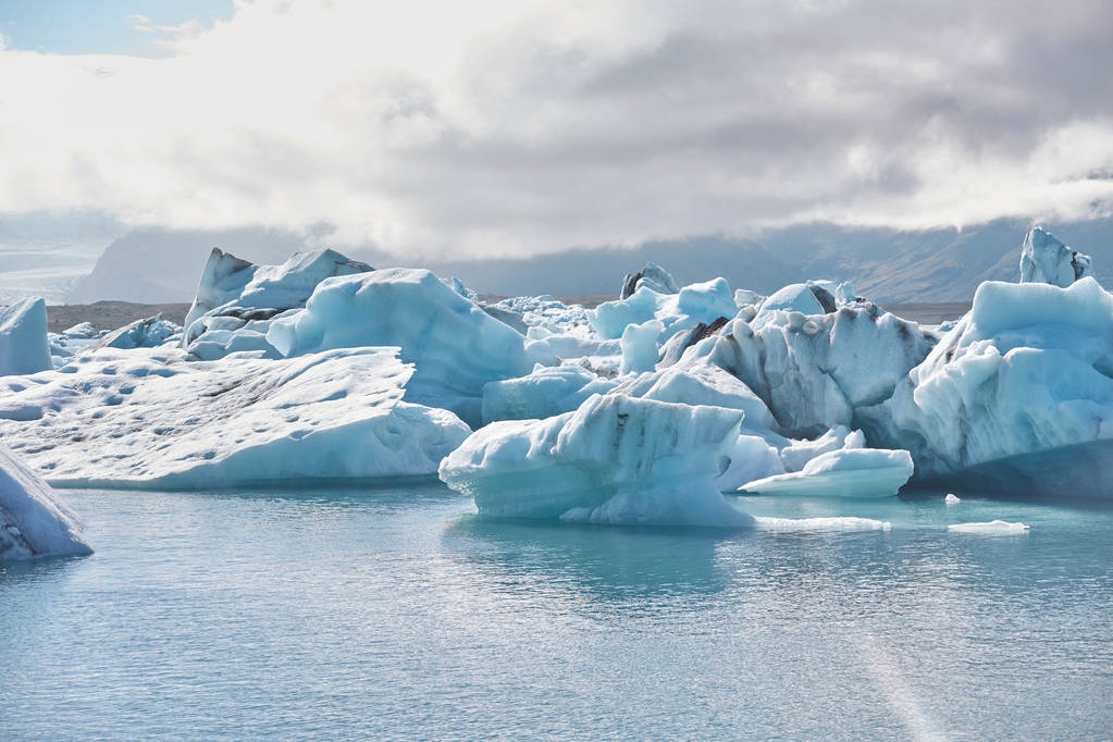 Beautiful cold landscape picture of icelandic glacier lagoon bay, - Photo, Image