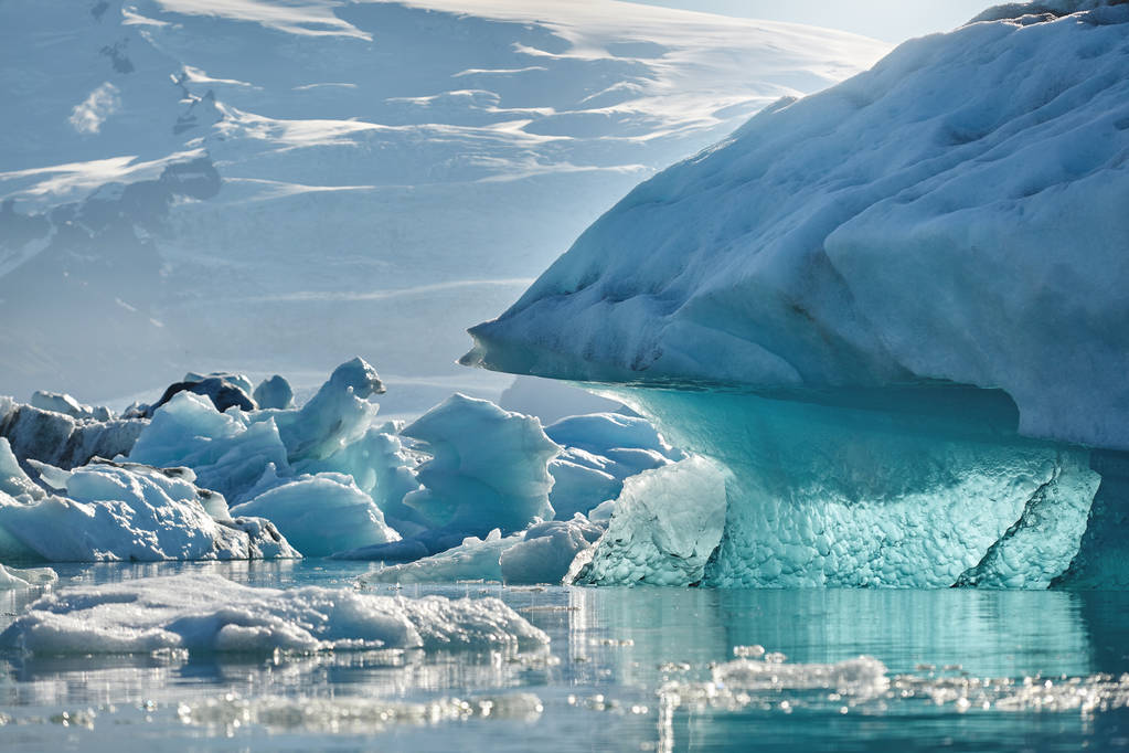 Hermosa imagen de paisaje frío de la bahía laguna glaciar icelándica, - Foto, Imagen