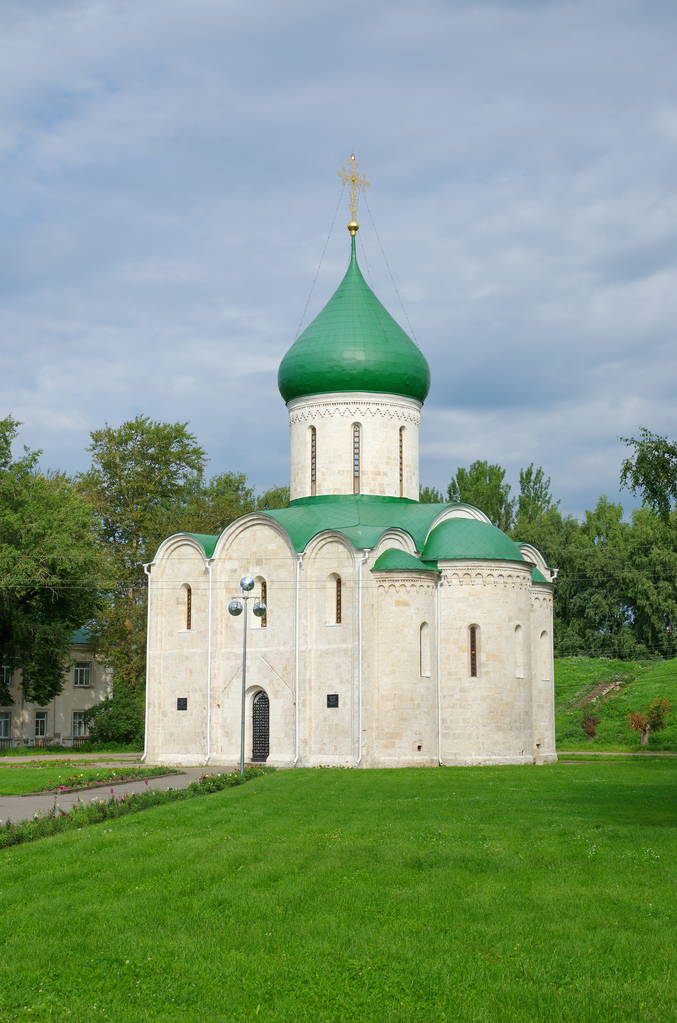 Catedral Spaso-Preobrazhensky em Pereslavl-Zalessky, região de Yaroslavl, Rússia. Anel de ouro da Rússia
  - Foto, Imagem