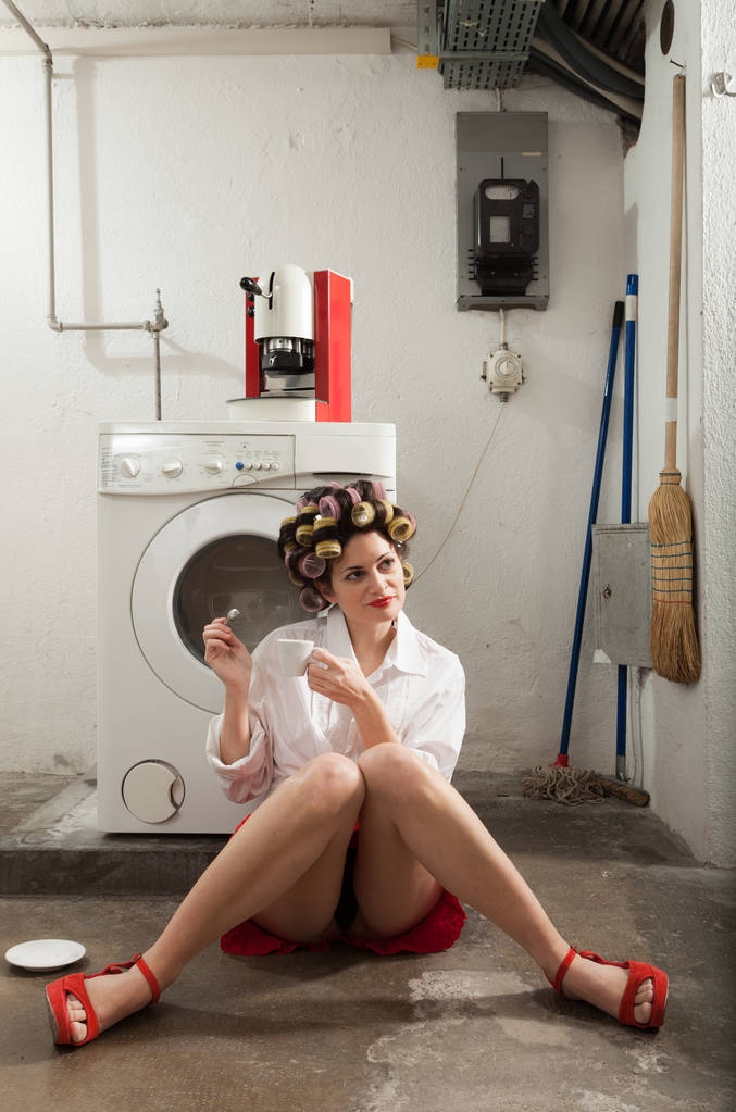 portret dziewczyny w pralni - Zdjęcie, obraz
