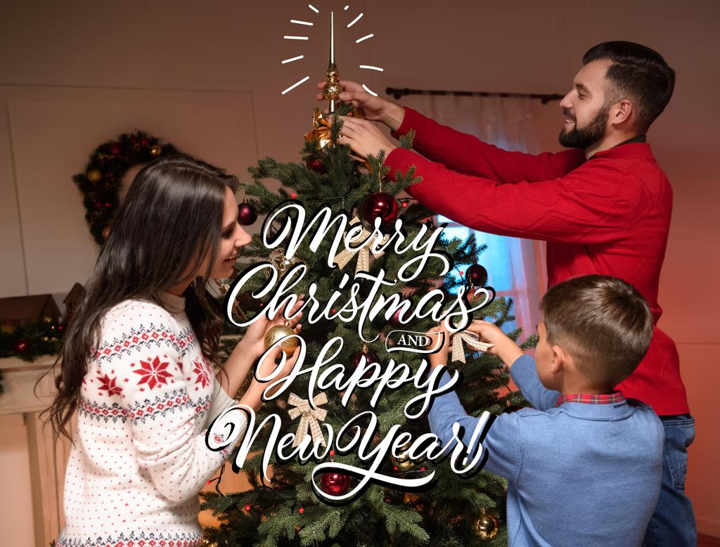 クリスマスツリーを飾る家族 - 写真・画像