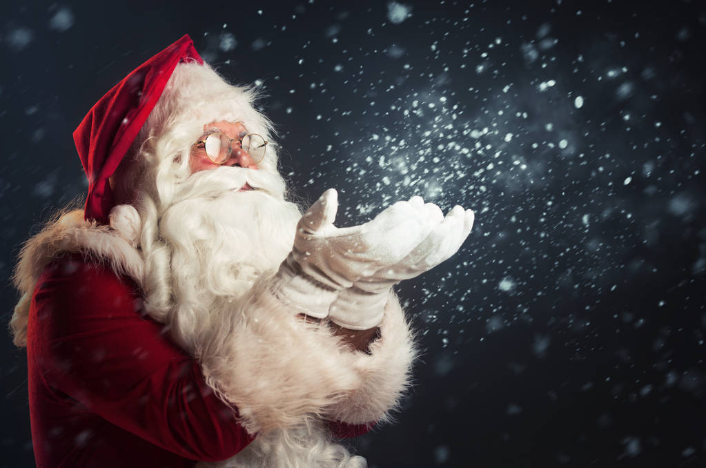 Санта-Клауса заметіль на сірий фон - Фото, зображення
