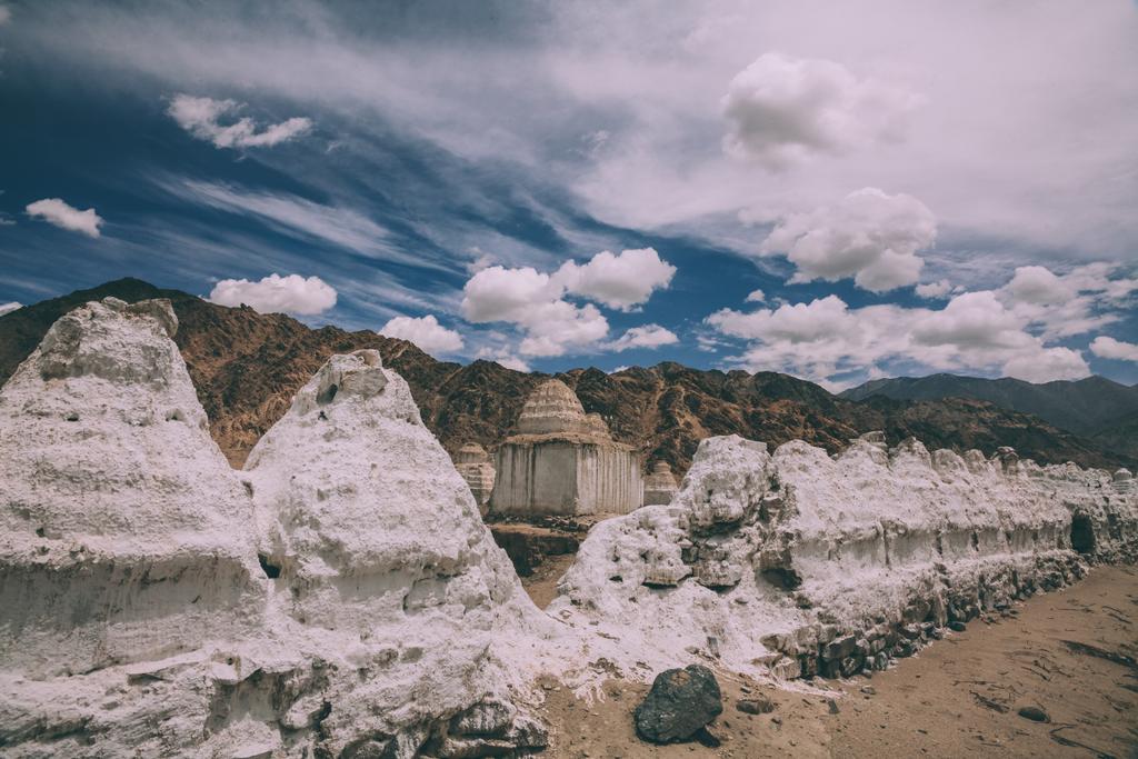 Κοιλάδα του stupas στο Leh, Ινδικό Ιμαλάια - Φωτογραφία, εικόνα