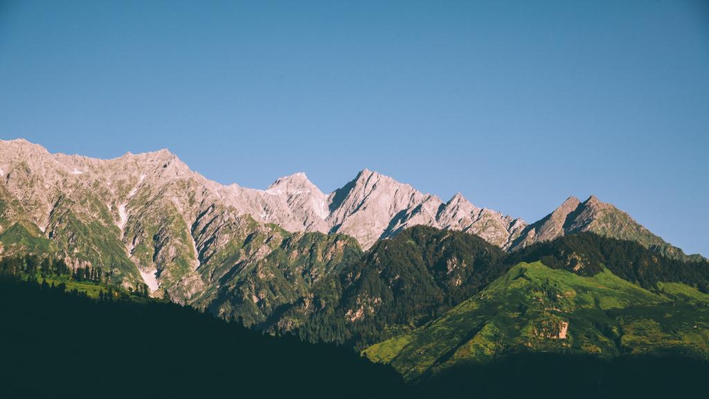 Krajobraz Scenic góry w indyjskich Himalajach - Zdjęcie, obraz