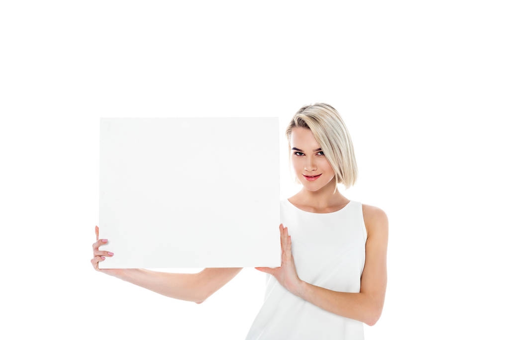 hermosa chica rubia con tablero en blanco, aislado en blanco
 - Foto, Imagen