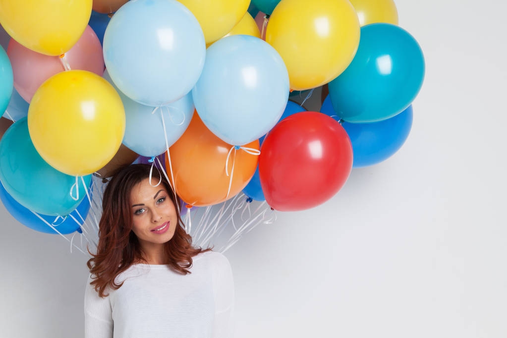 glückliche Frau mit Luftballons - Foto, Bild