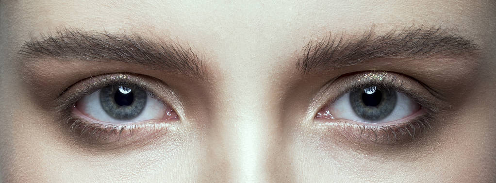 Hermosos ojos femeninos de cerca. - Foto, Imagen