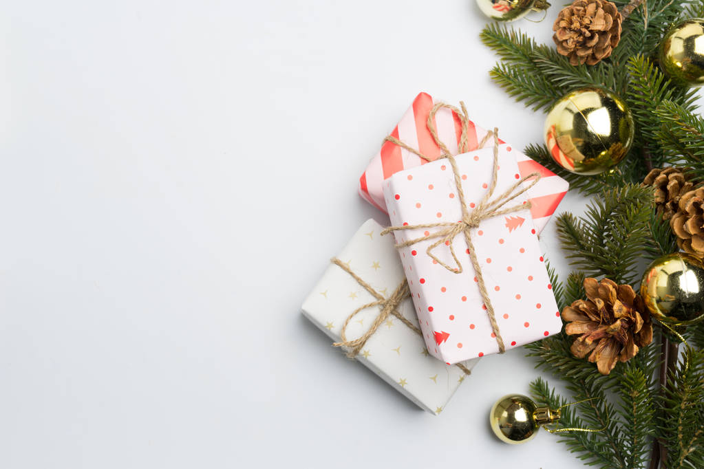 presente de Natal apresenta em caixas decorativas branco
 - Foto, Imagem