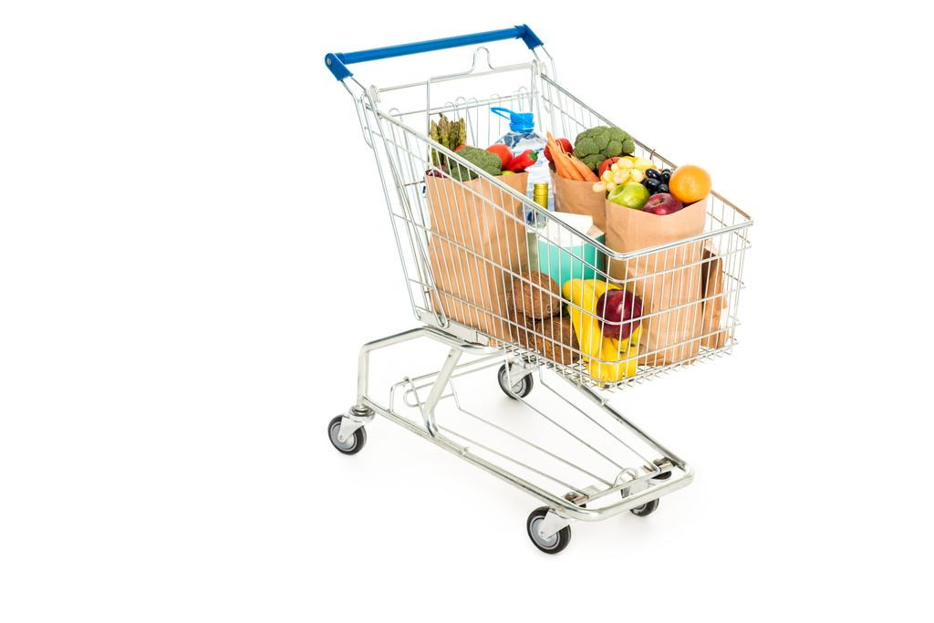 élelmiszerbolt táskák, bevásárló kocsi elszigetelt fehér - Fotó, kép