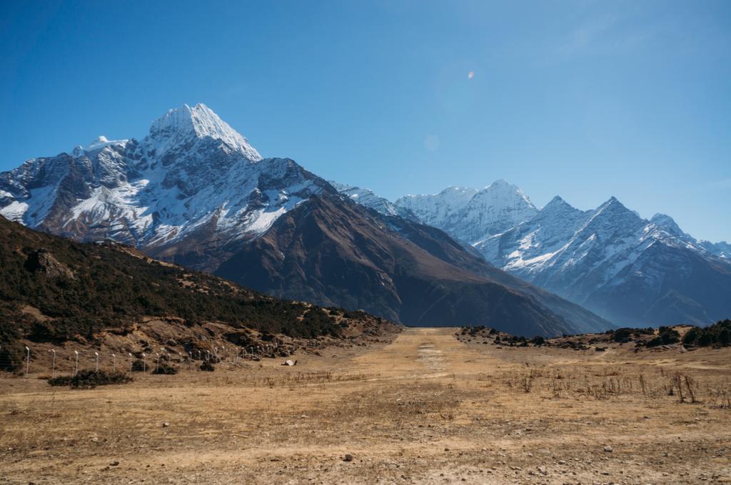csodálatos havas hegyek táj, Nepál, Sagarmatha, 2014 novemberében - Fotó, kép