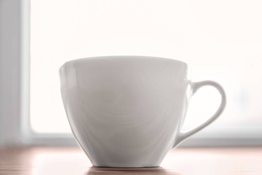 Чашка кофе на подоконнике
 - Фото, изображение