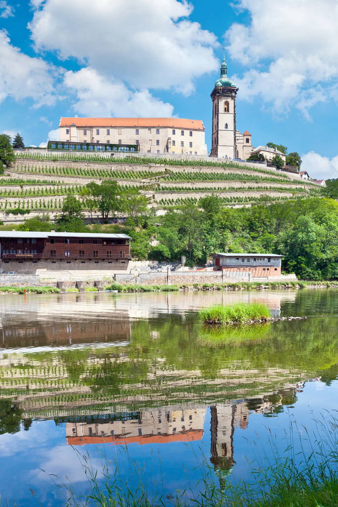 Rönesans Chateau ve kilise Sts. Peter ve Paul, Labe nehir, Melnik, Çek Cumhuriyeti - Fotoğraf, Görsel