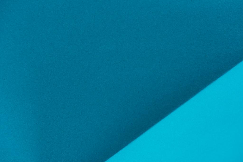 折り畳まれた青い紙のクローズ アップ ショット - 写真・画像
