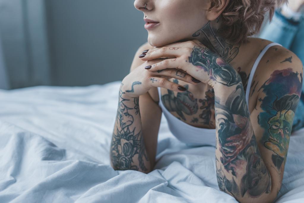 fille tatouée
 - Photo, image