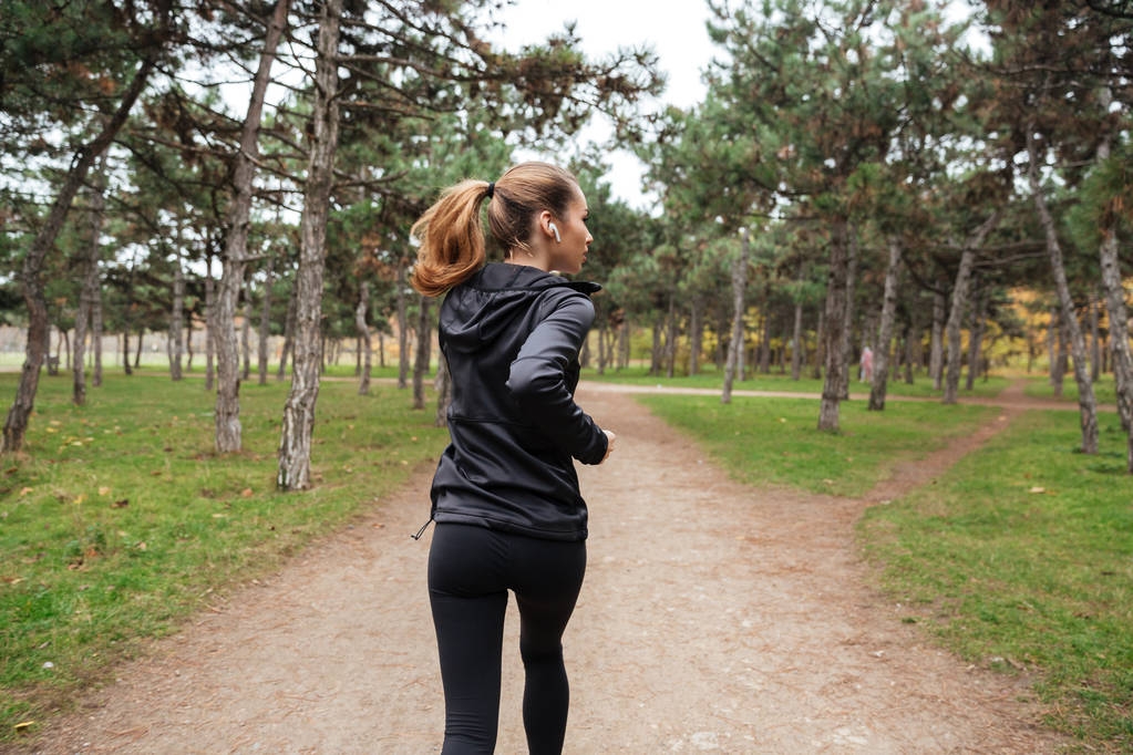 Vissza view jogging fitness nő - Fotó, kép