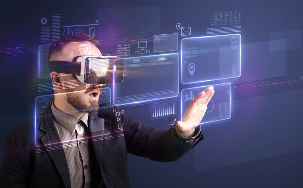 Homme d'affaires avec lunettes de réalité virtuelle
 - Photo, image