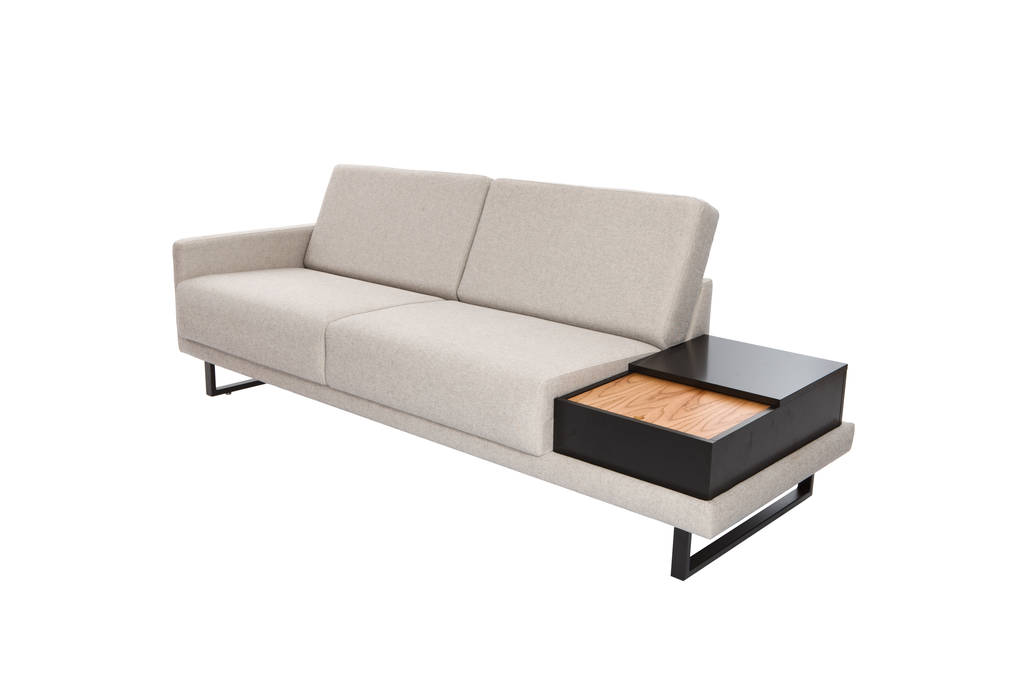 Sofá moderno cinza tecido branco preto e detalhes de madeira isolado
 - Foto, Imagem