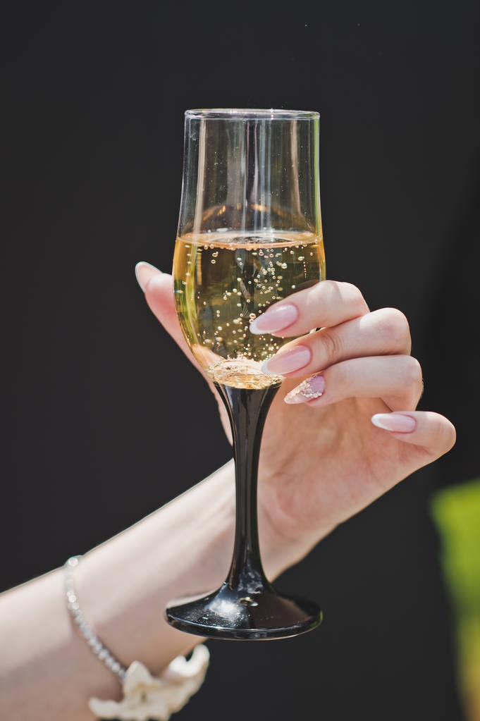 Блестящие пузыри шампанского 6690
. - Фото, изображение