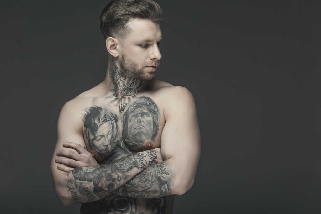Tatuoitu mies - Valokuva, kuva