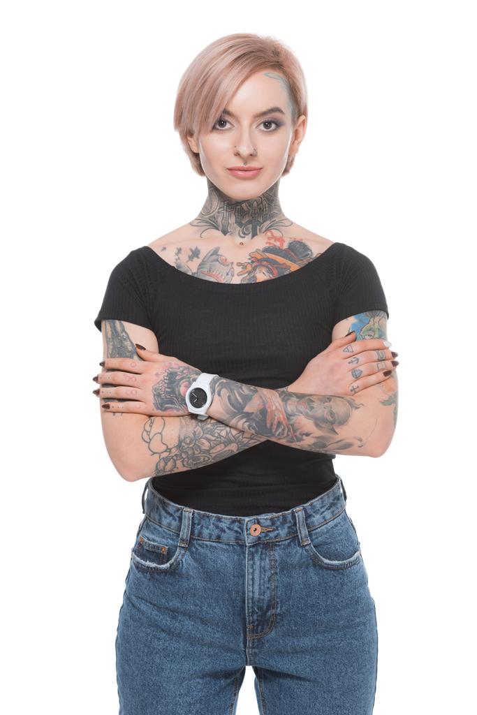 jolie fille tatouée avec les bras croisés, isolé sur blanc
 - Photo, image