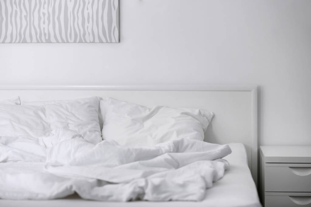 Yumuşak yastık, closeup ile rahat yatak - Fotoğraf, Görsel