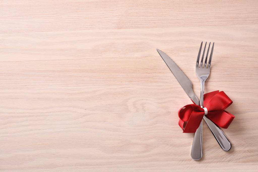 Mesa de eventos decorada para menú de restaurante en mesa de madera
 - Foto, Imagen
