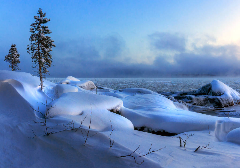 Зима на Ладозьке озеро. Карелії. Росія - Фото, зображення