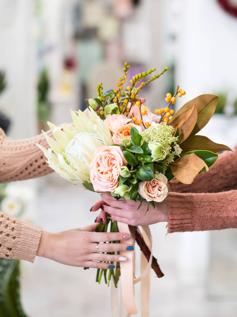 scegliendo bouquet speciale negozio di fiori
 - Foto, immagini