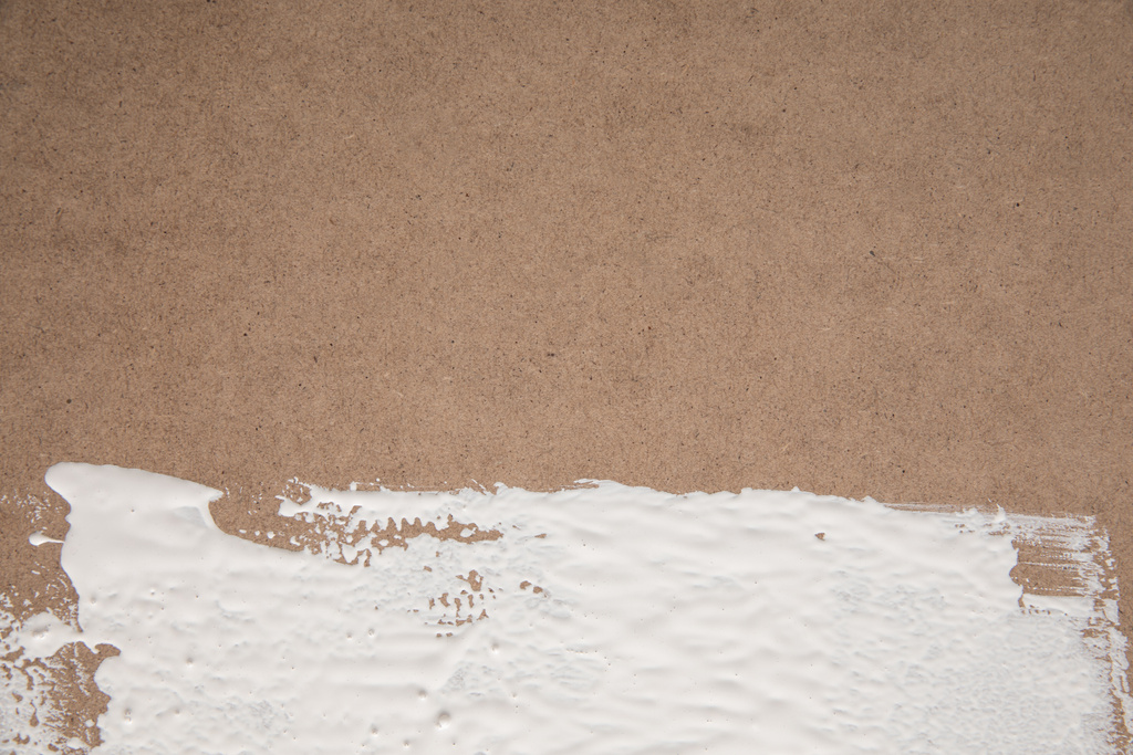 bílá barva na povrchu hnědá překližka - Fotografie, Obrázek
