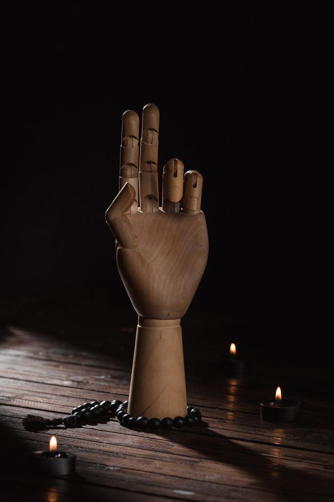 dřevěnou ruku gestem prana mudra - Fotografie, Obrázek