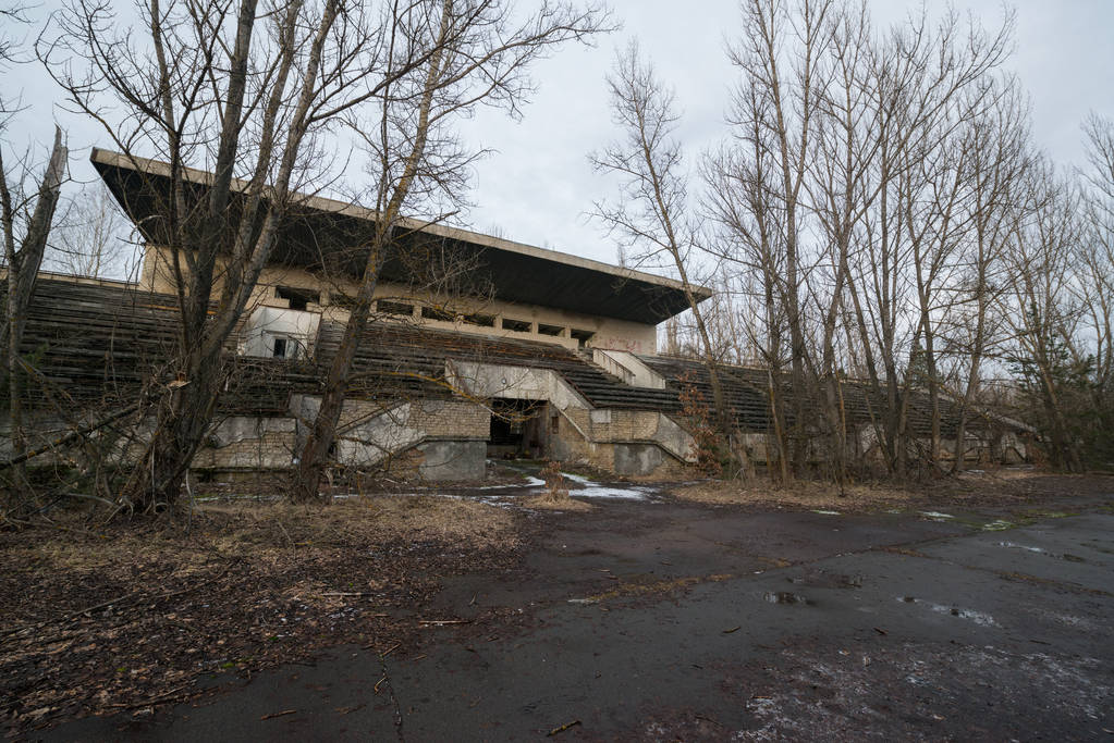 Στάδιο στη ζώνη αποκλεισμού του Τσερνομπίλ, Ουκρανία - Φωτογραφία, εικόνα