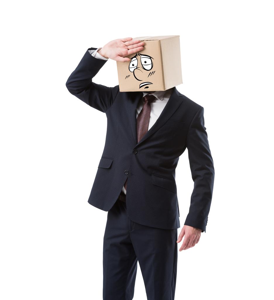 homme d'affaires fatigué avec boîte en carton sur la tête, isolé sur blanc
 - Photo, image