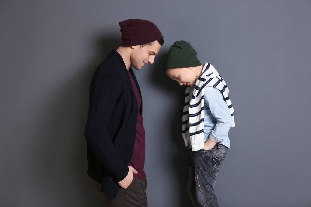 Stilvoller Vater und Sohn - Foto, Bild
