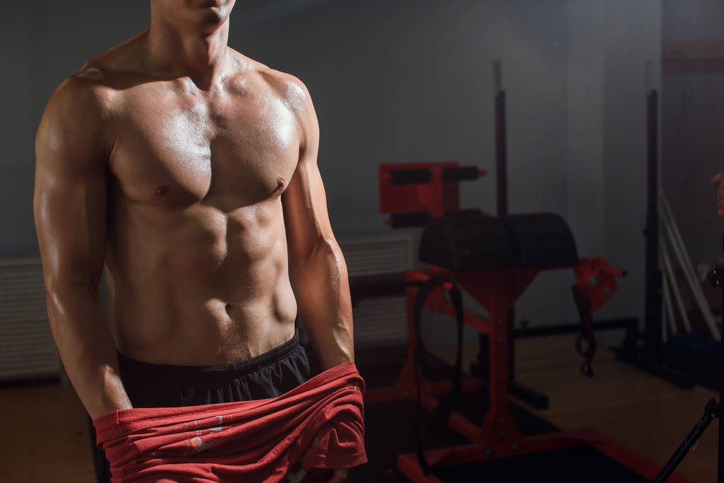 atletik erkek fitness modeli gövde gösteren altı bohça abs - Fotoğraf, Görsel