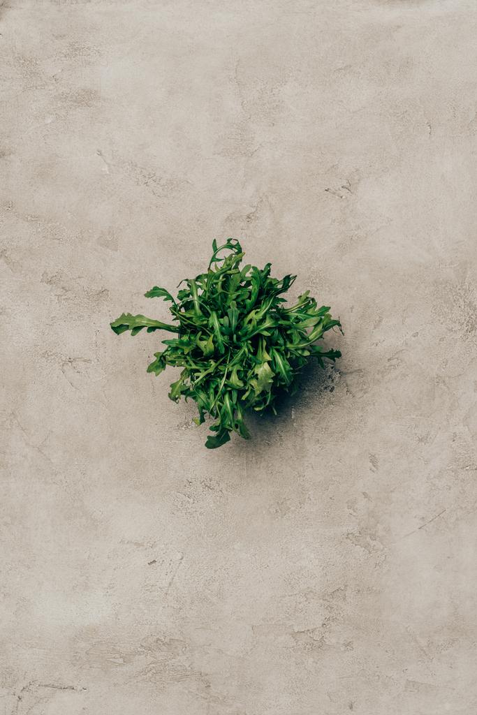 Csomó zöld sült saláta kitûnõ hagy, a világos háttér - Fotó, kép
